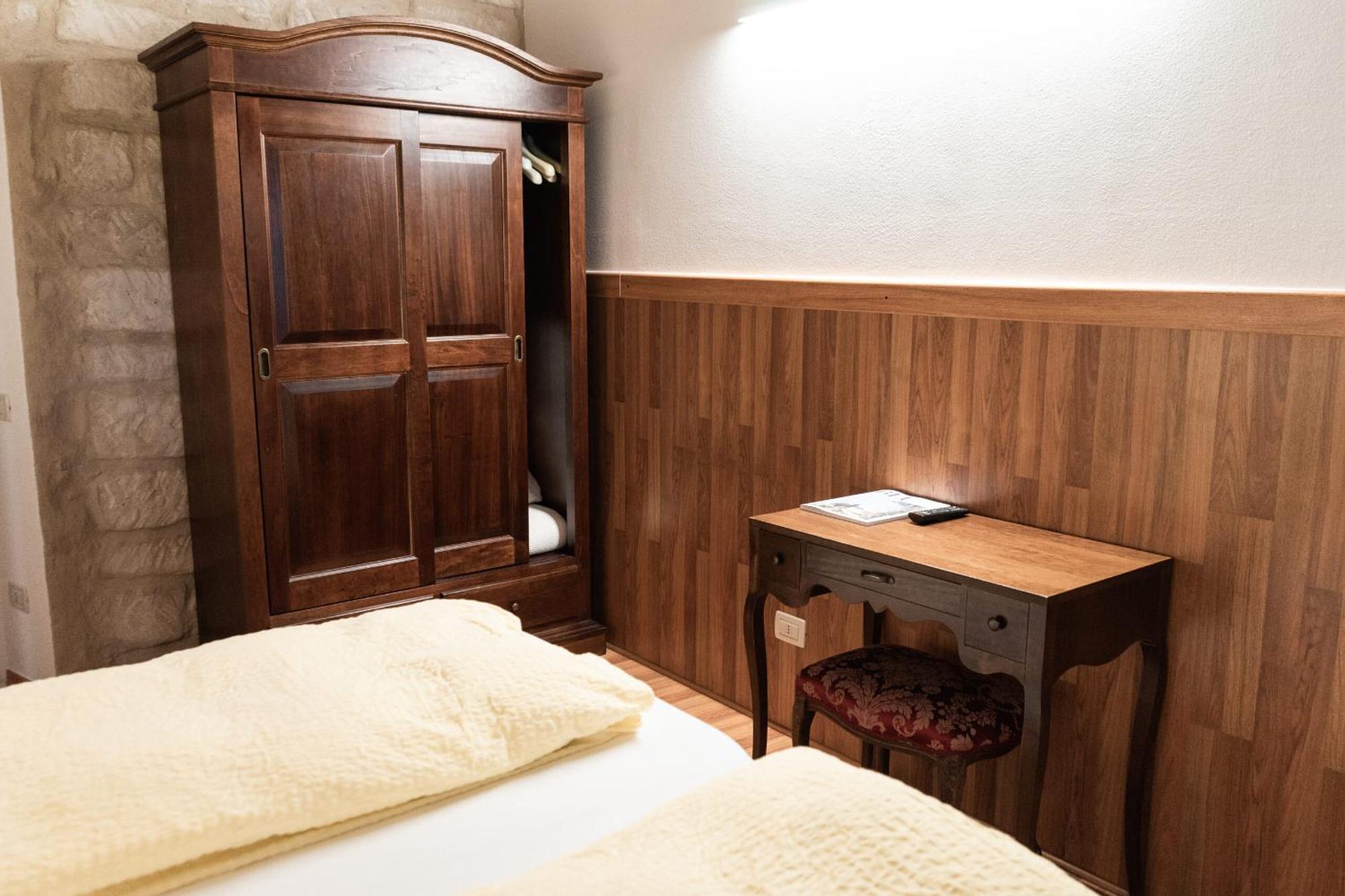 Albergo Garni Orchidea ريفا ديل غاردا المظهر الخارجي الصورة