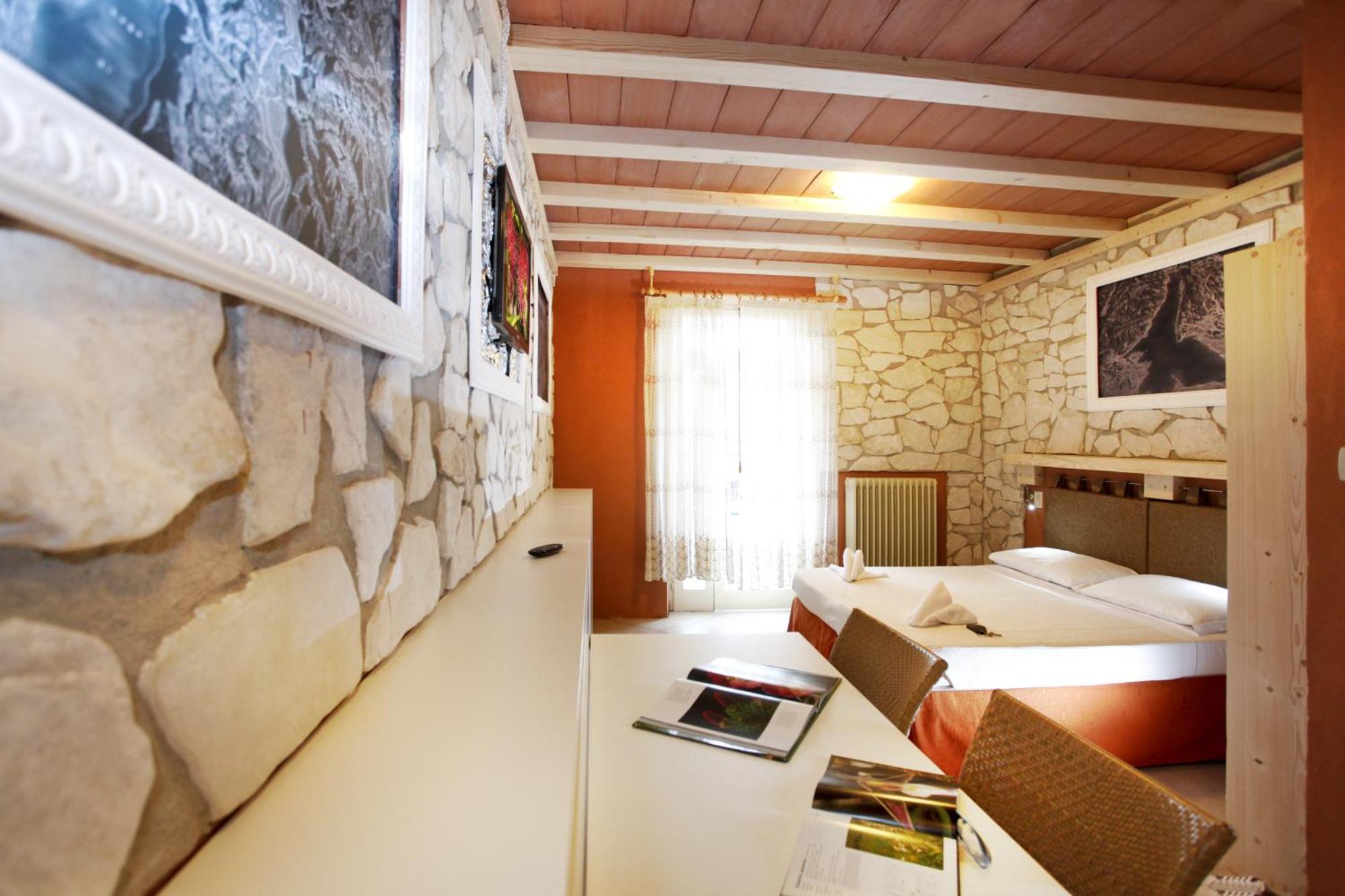 Albergo Garni Orchidea ريفا ديل غاردا المظهر الخارجي الصورة