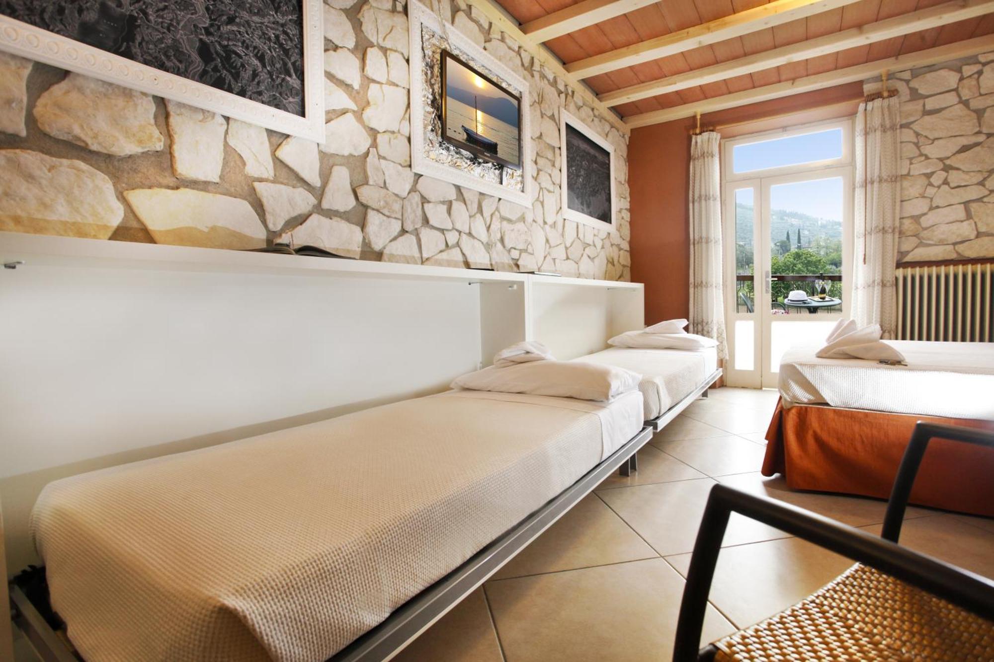 Albergo Garni Orchidea ريفا ديل غاردا المظهر الخارجي الصورة