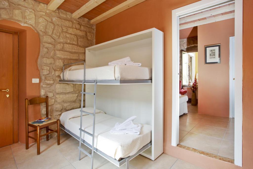 Albergo Garni Orchidea ريفا ديل غاردا الغرفة الصورة