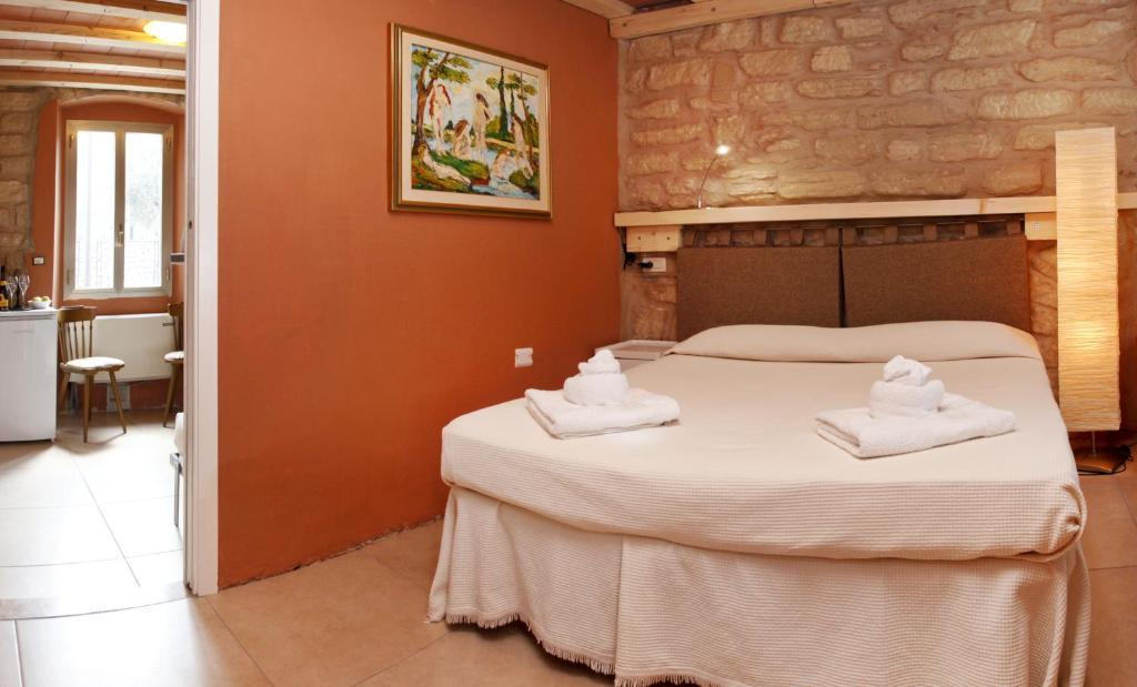 Albergo Garni Orchidea ريفا ديل غاردا الغرفة الصورة